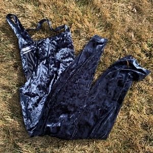 URBAN OUTFITTERS VELVET OVERALLS